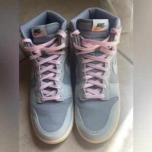 Nike Dunk High Retro
Premium